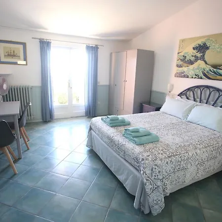 Apart-hotel Ca' La Stella Sea-view 3*