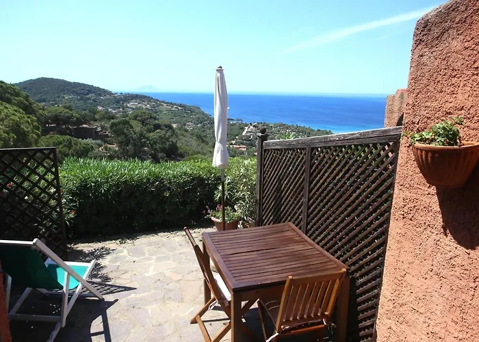 Ca' La Stella Sea-view Aparthotel